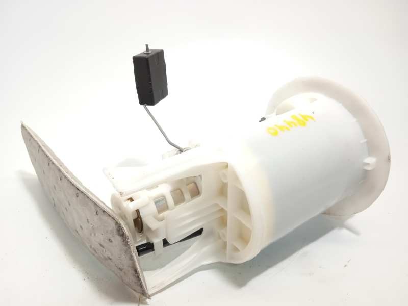 Recambio de bomba combustible para toyota yaris 1.0 cat referencia OEM IAM 777040D070  