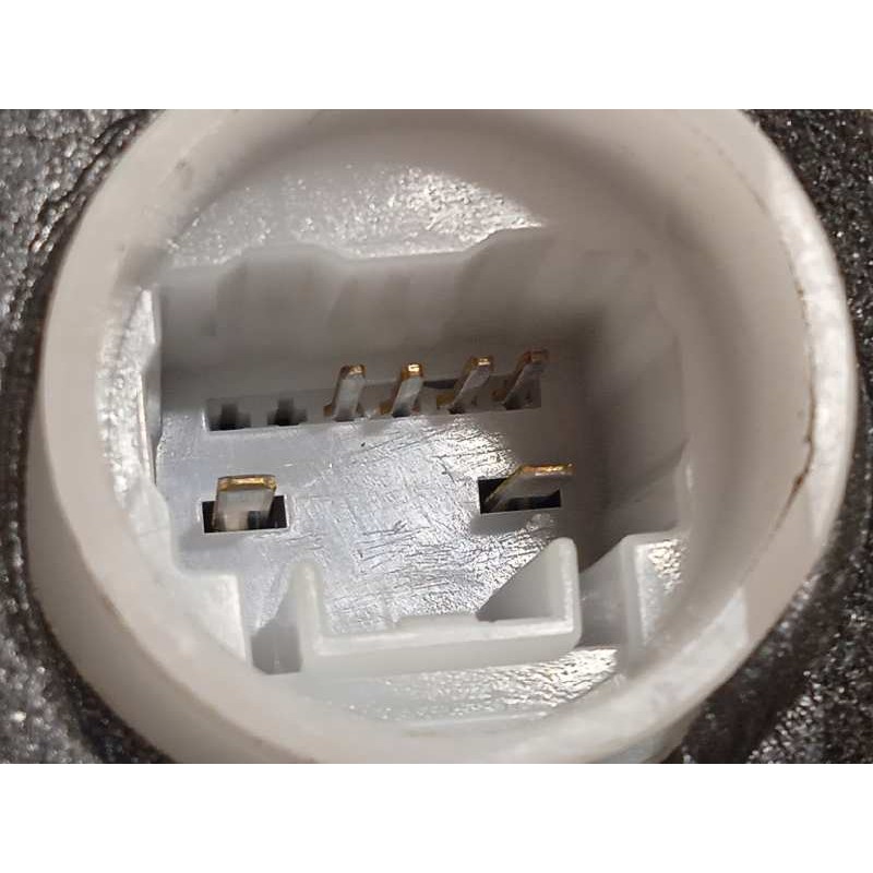 Recambio de cerradura puerta delantera derecha para toyota yaris 1.0 cat referencia OEM IAM 690300D540  