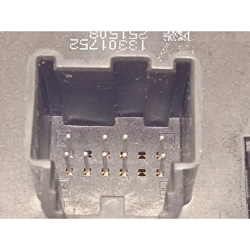 Recambio de mando luces para chevrolet orlando 2.0 diesel cat referencia OEM IAM 13301752  