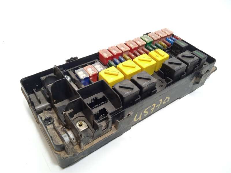 Recambio de caja reles / fusibles para land rover discovery (lt) 2.5 turbodiesel referencia OEM IAM YQE000300  
