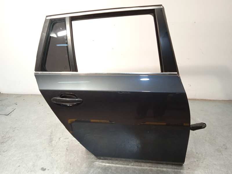 Recambio de puerta trasera derecha para bmw serie 5 touring (e61) 520d referencia OEM IAM 41525A2A368  