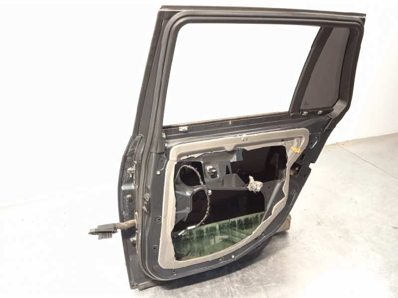 Recambio de puerta trasera derecha para bmw serie 5 touring (e61) 520d referencia OEM IAM 41525A2A368  