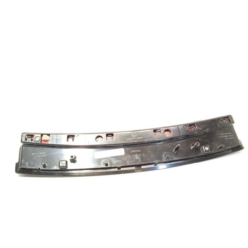 Recambio de luz central de freno para tesla model 3 referencia OEM IAM 107740500G  