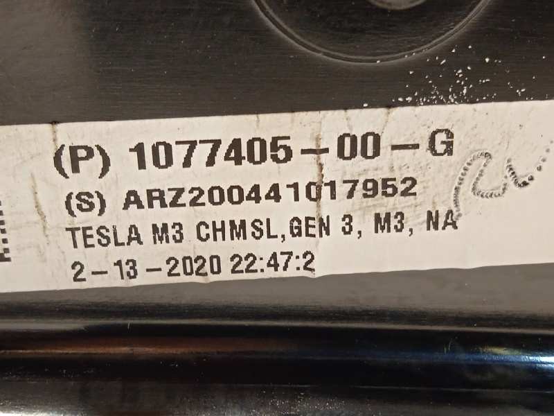 Recambio de luz central de freno para tesla model 3 referencia OEM IAM 107740500G  
