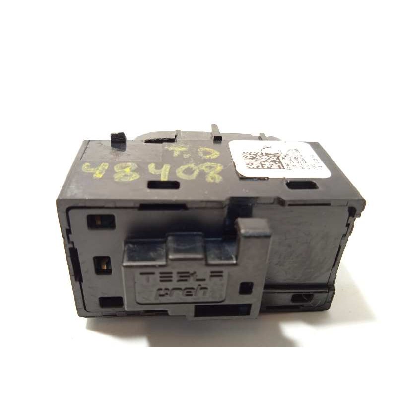 Recambio de mando elevalunas trasero derecho para tesla model 3 referencia OEM IAM 108103801E  