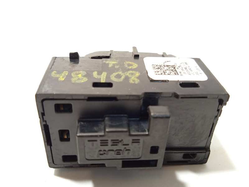 Recambio de mando elevalunas trasero derecho para tesla model 3 referencia OEM IAM 108103801E  