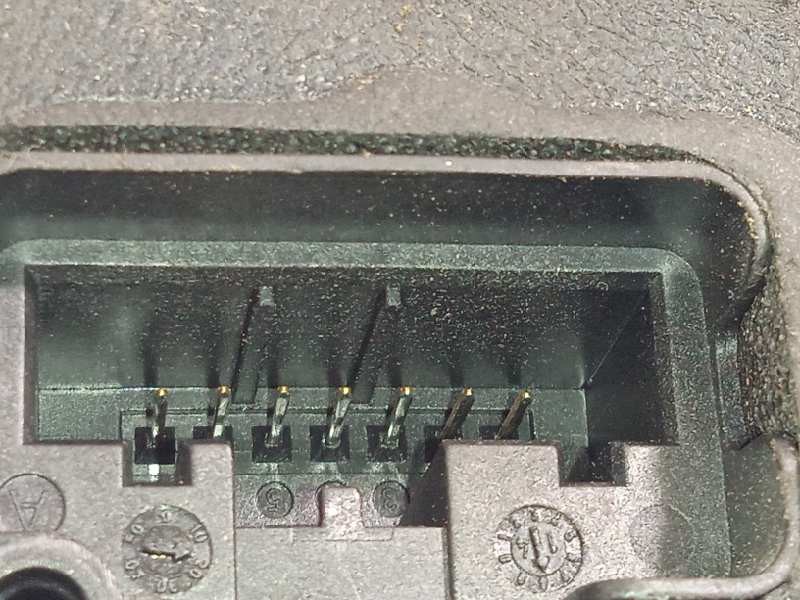 Recambio de cerradura puerta delantera derecha para skoda yeti 1.2 tsi referencia OEM IAM 5E1837016A  