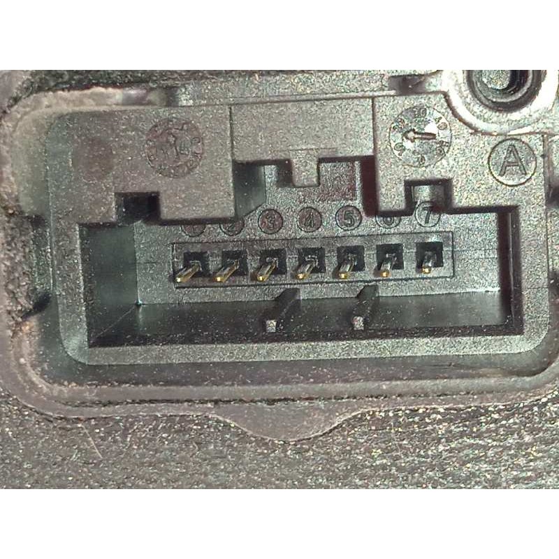 Recambio de cerradura puerta trasera derecha para skoda yeti 1.2 tsi referencia OEM IAM 5E0839016A  