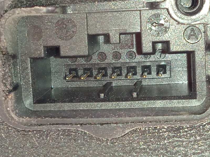 Recambio de cerradura puerta trasera derecha para skoda yeti 1.2 tsi referencia OEM IAM 5E0839016A  