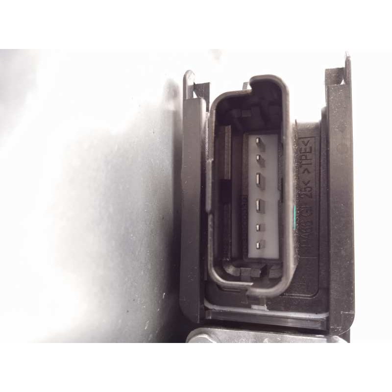 Recambio de elevalunas delantero izquierdo para hyundai ix20 1.6 crdi cat referencia OEM IAM 824701K010 0130822550 824501P010