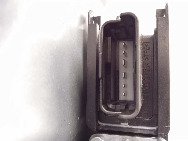 Recambio de elevalunas delantero izquierdo para hyundai ix20 1.6 crdi cat referencia OEM IAM 824701K010 0130822550 824501P010