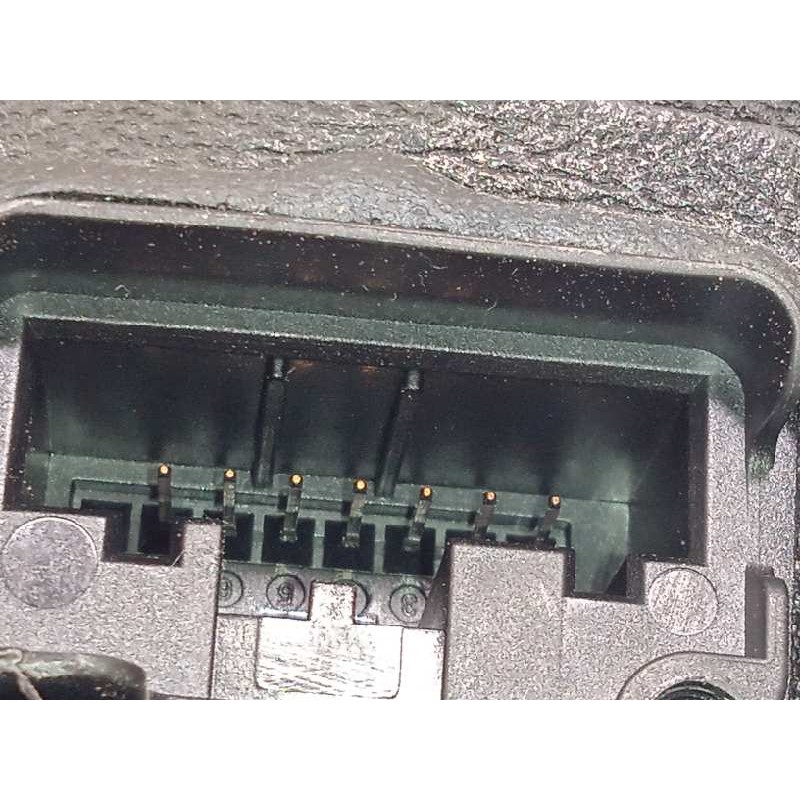 Recambio de cerradura puerta trasera izquierda para skoda yeti 1.2 tsi referencia OEM IAM 5E0839015A  