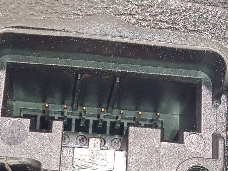 Recambio de cerradura puerta trasera izquierda para skoda yeti 1.2 tsi referencia OEM IAM 5E0839015A  