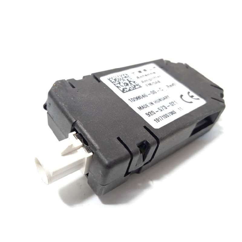 Recambio de antena para tesla model 3 referencia OEM IAM 109804600C  