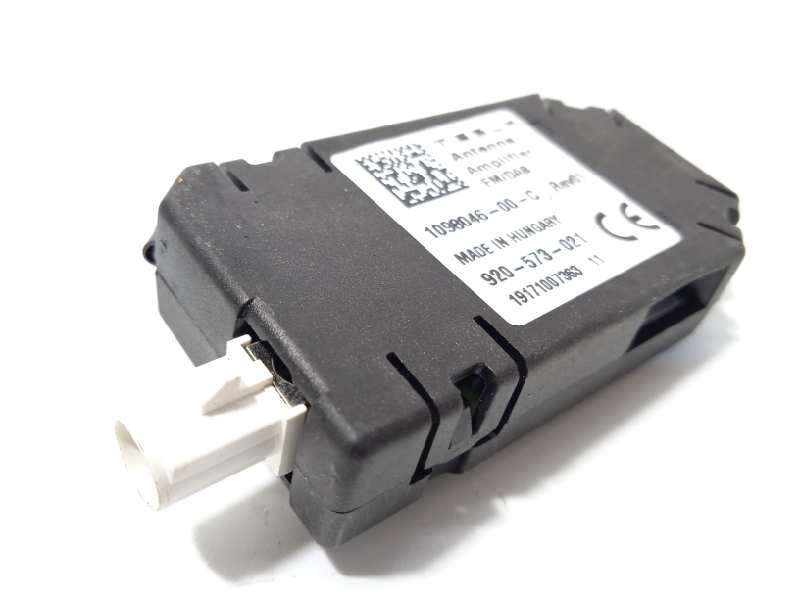 Recambio de antena para tesla model 3 referencia OEM IAM 109804600C  