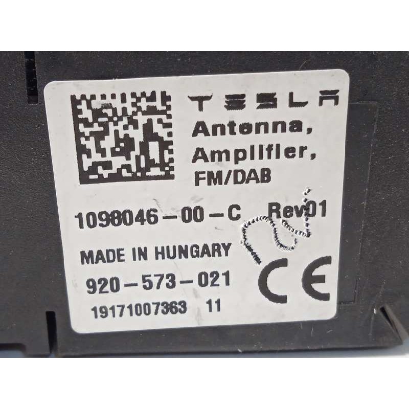 Recambio de antena para tesla model 3 referencia OEM IAM 109804600C  