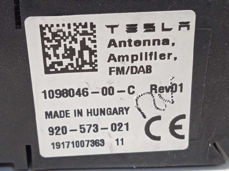 Recambio de antena para tesla model 3 referencia OEM IAM 109804600C  