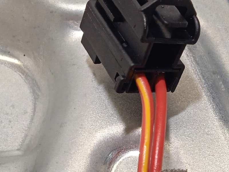 Recambio de elevalunas delantero izquierdo para skoda yeti 1.2 tsi referencia OEM IAM 5L0837401A  8K0959811A