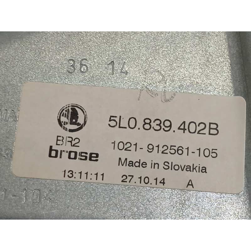 Recambio de elevalunas trasero derecho para skoda yeti 1.2 tsi referencia OEM IAM 5L0959812A  5L0839402B