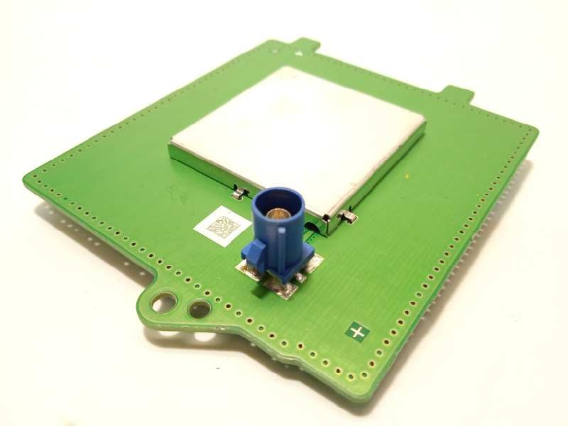 Recambio de antena para tesla model 3 referencia OEM IAM 107973400C  