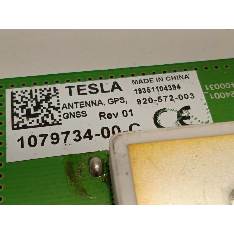 Recambio de antena para tesla model 3 referencia OEM IAM 107973400C  