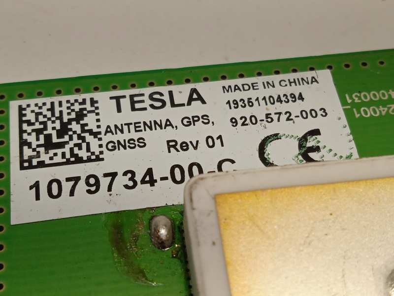 Recambio de antena para tesla model 3 referencia OEM IAM 107973400C  