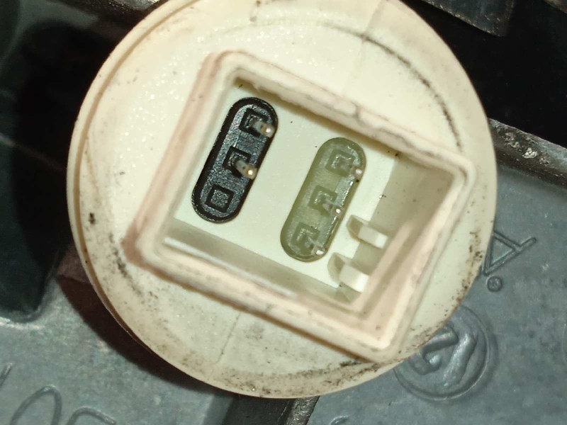 Recambio de retrovisor derecho para bmw serie 1 berlina (e81/e87) 118d referencia OEM IAM 51167189850  