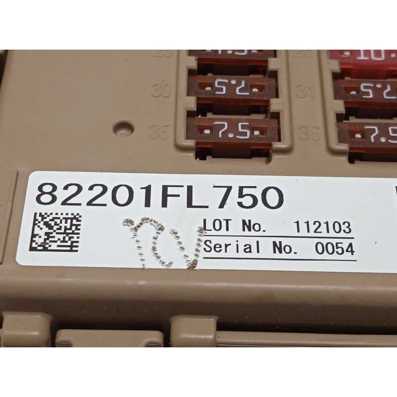 Recambio de caja reles / fusibles para subaru xv (g5) 1.6 cat referencia OEM IAM 82201FL750  