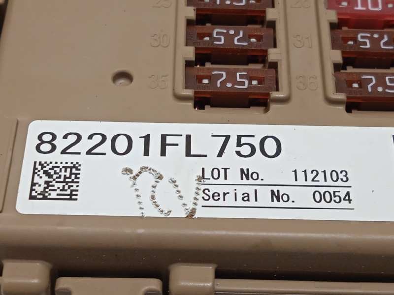 Recambio de caja reles / fusibles para subaru xv (g5) 1.6 cat referencia OEM IAM 82201FL750  