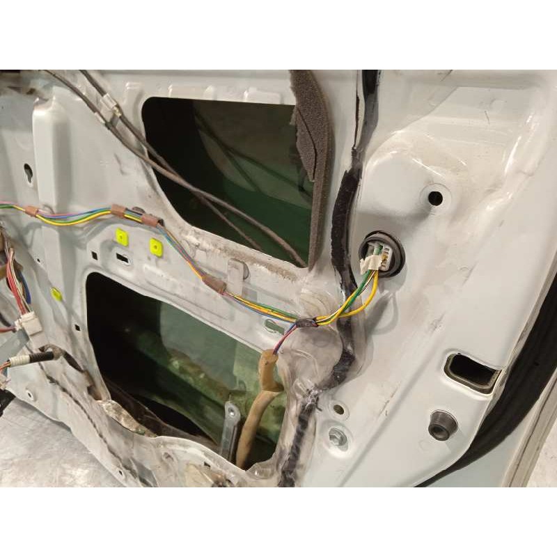 Recambio de puerta delantera derecha para toyota prius (nhw20) 1.5 cat referencia OEM IAM 6700147040  