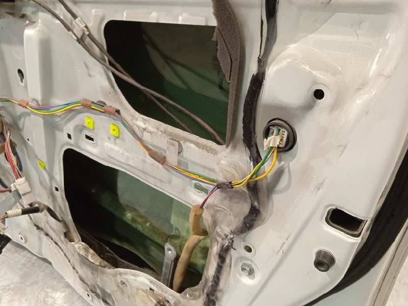 Recambio de puerta delantera derecha para toyota prius (nhw20) 1.5 cat referencia OEM IAM 6700147040  