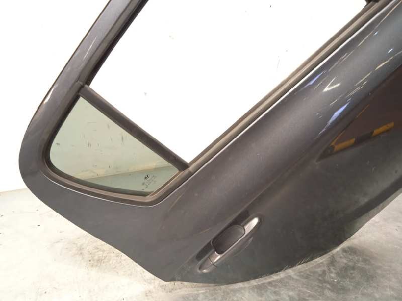 Recambio de puerta trasera derecha para hyundai i20 1.2 16v cat referencia OEM IAM 770044P000  