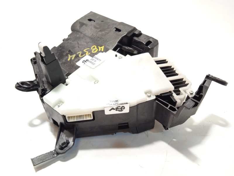 Recambio de pantalla multifuncion para toyota prius (nhw30) plug-in hybrid advance referencia OEM IAM 8310847020  