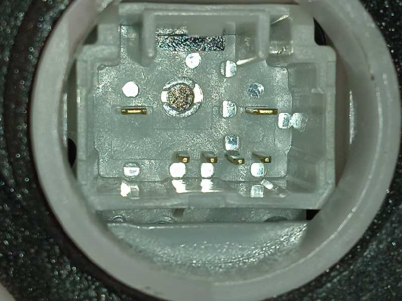 Recambio de cerradura puerta delantera derecha para toyota yaris active referencia OEM IAM 690300D320  