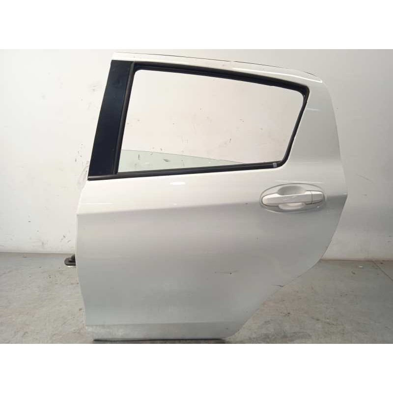 Recambio de puerta trasera izquierda para toyota yaris active referencia OEM IAM 670040D210  