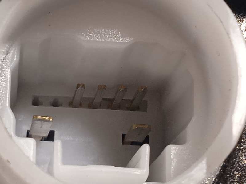 Recambio de cerradura puerta delantera derecha para toyota prius (zvw50) basis referencia OEM IAM 6903047130  