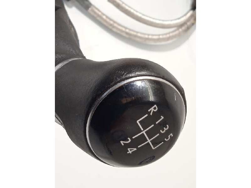 Recambio de palanca cambio para volkswagen polo 1.0 tsi referencia OEM IAM 2Q0711049J  