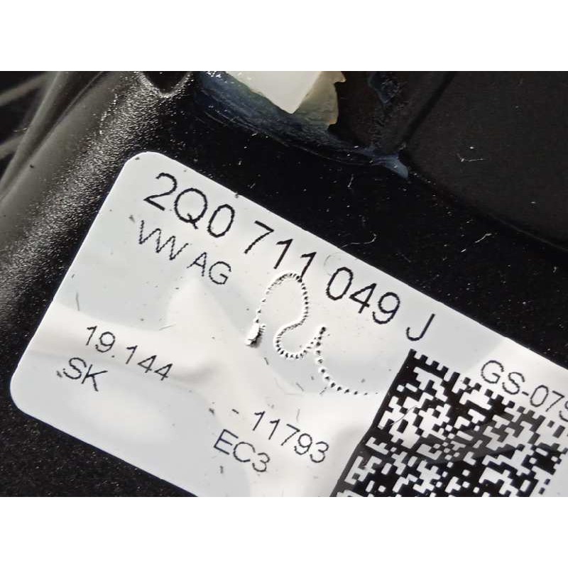 Recambio de palanca cambio para volkswagen polo 1.0 tsi referencia OEM IAM 2Q0711049J  