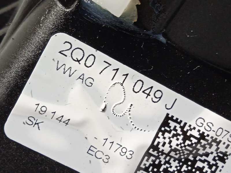 Recambio de palanca cambio para volkswagen polo 1.0 tsi referencia OEM IAM 2Q0711049J  