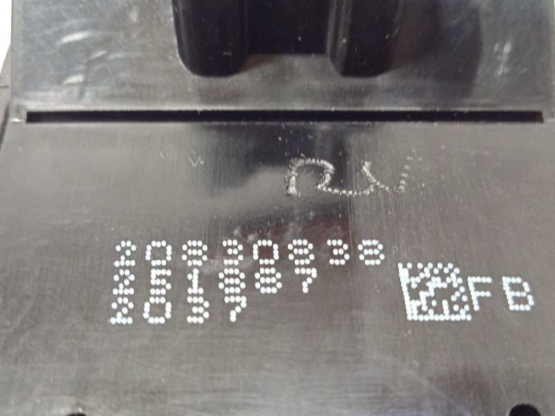 Recambio de mando elevalunas delantero izquierdo para chevrolet cruze hatchback ltz referencia OEM IAM 20830838  