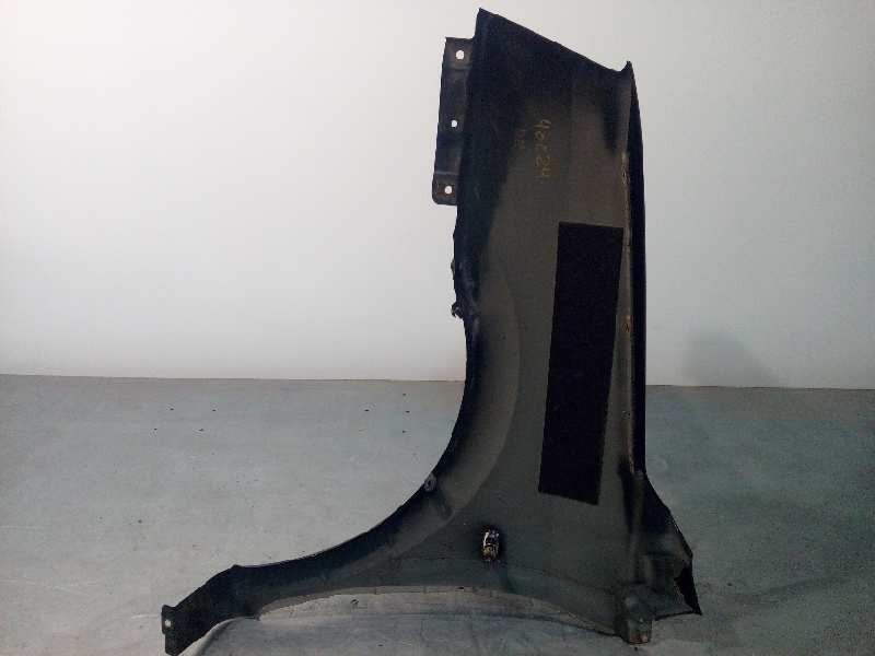 Recambio de aleta delantera derecha para kia carens 2.0 crdi ex monovolumen referencia OEM IAM 0K2JA52111  