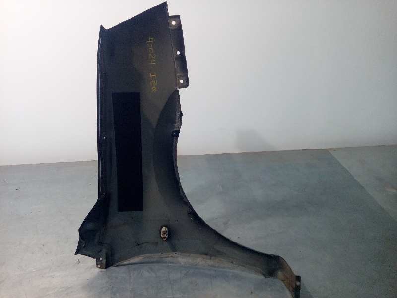 Recambio de aleta delantera izquierda para kia carens 2.0 crdi ex monovolumen referencia OEM IAM 0K2JA52211  