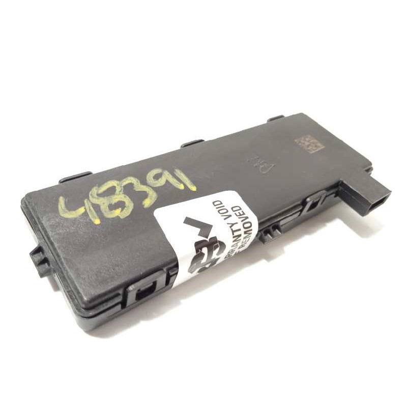 Recambio de centralita cierre para chevrolet cruze hatchback ltz referencia OEM IAM 13503204  