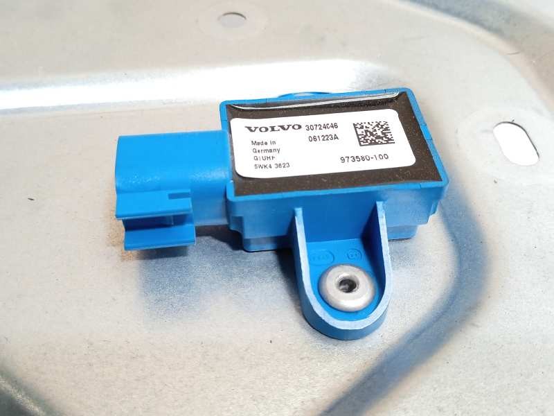 Recambio de elevalunas delantero derecho para volvo c30 2.0 d kinetic referencia OEM IAM 30773903AA  