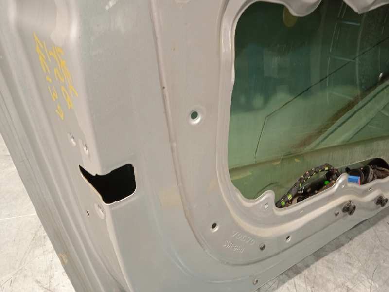 Recambio de puerta delantera izquierda para volvo c30 2.0 d kinetic referencia OEM IAM 31335483  