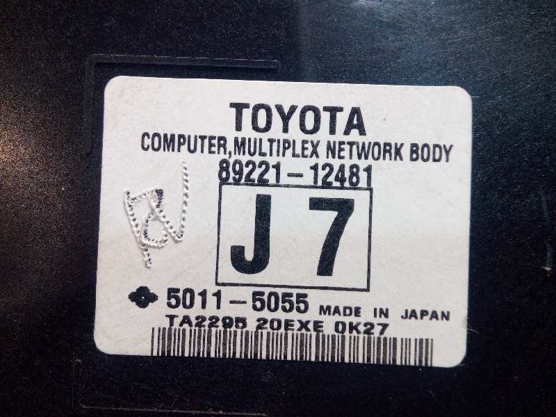 Recambio de caja reles / fusibles para toyota auris hybrid active referencia OEM IAM 8922112481  