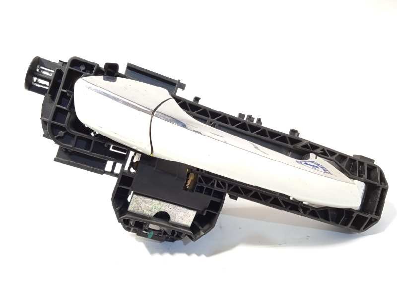 Recambio de maneta exterior trasera derecha para infiniti q30 2.2d premium referencia OEM IAM 826105DM1A  