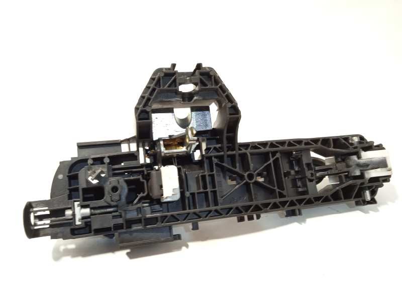 Recambio de maneta exterior trasera derecha para infiniti q30 2.2d premium referencia OEM IAM 826105DM1A  