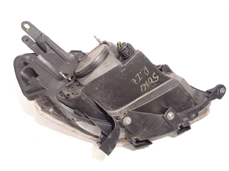 Recambio de faro izquierdo para fiat qubo (300) trekking referencia OEM IAM 1370466080E  