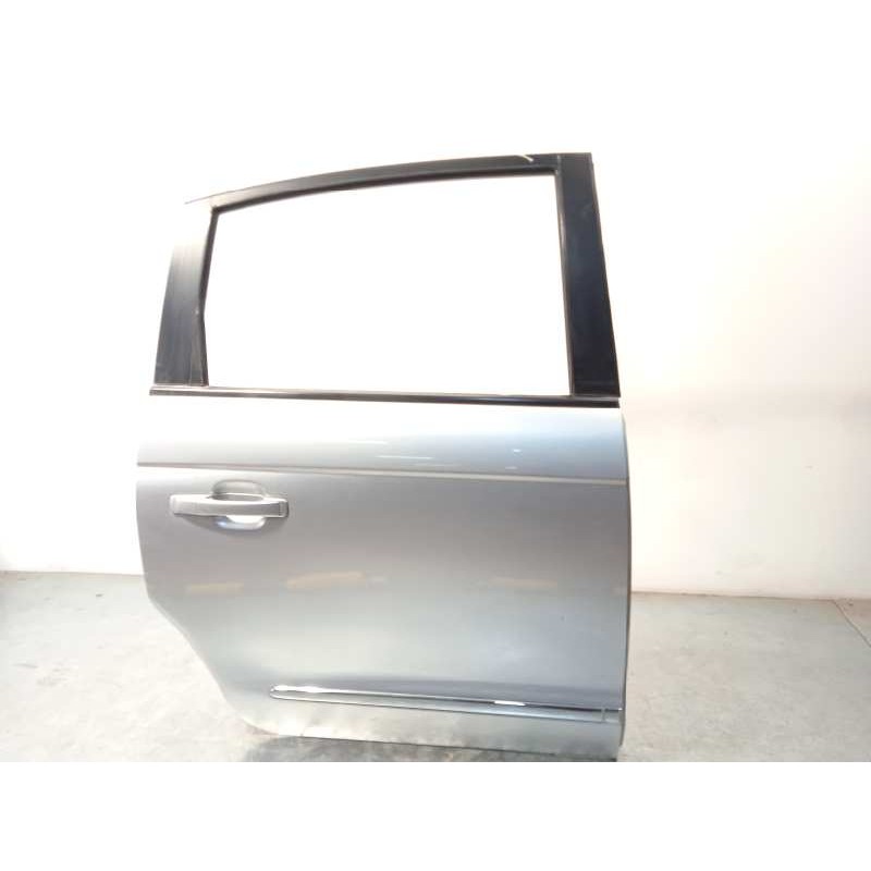 Recambio de puerta trasera derecha para ssangyong rodius xdi referencia OEM IAM NOREF  